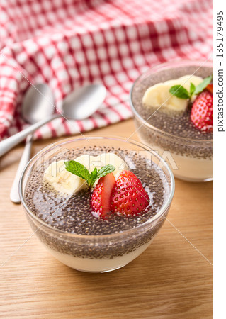 奇亞籽酸奶 135179495