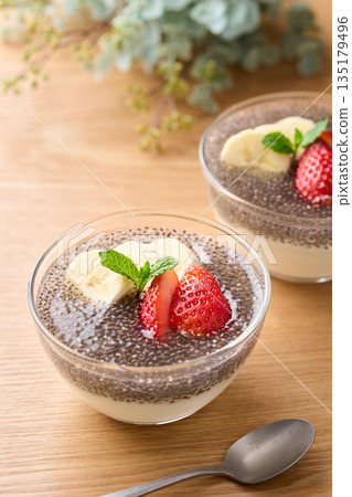 Chia seed yogurt 135179496