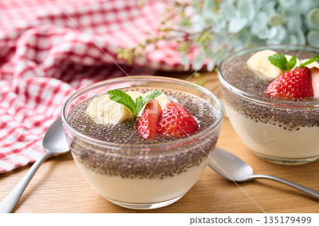 奇亞籽酸奶 135179499