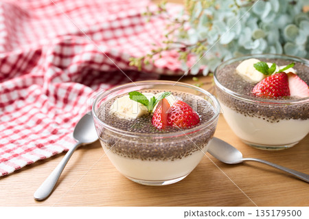 奇亞籽酸奶 135179500