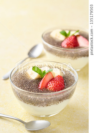 奇亞籽酸奶 135179503