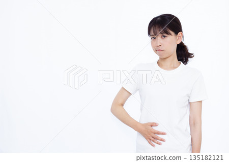 一個女人傷肚子 135182121