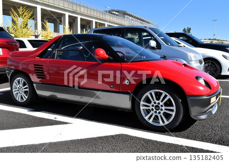 紅色跑車 135182405
