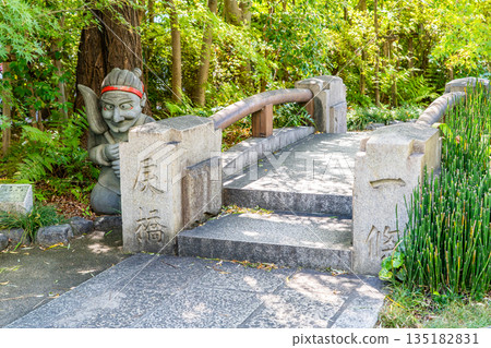 陰陽師:晴明神社,位於安倍晴明故居舊址。神社內有一條茂橋。 陰陽師:晴明神社,位於安倍晴明故居舊址。神社內有一條茂橋。 135182831