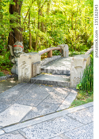 Onmyoji: Seimei Shrine, located on the site of Abe no Seimei's former residence. Ichijo Modoribashi Bridge within the shrine grounds. 135182843