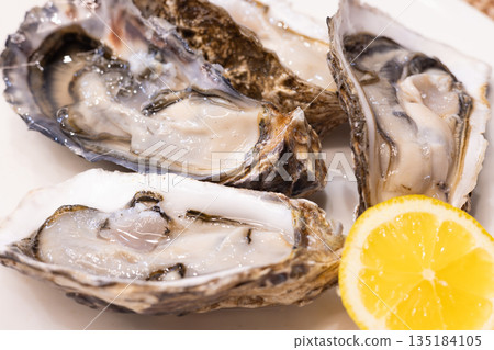 來自北海道的美味生蠔 135184105
