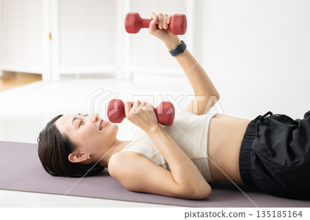 婦女行使 135185164