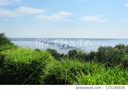 view of the Imperial bridge over the Volga river in Ulyanovsk 135186836