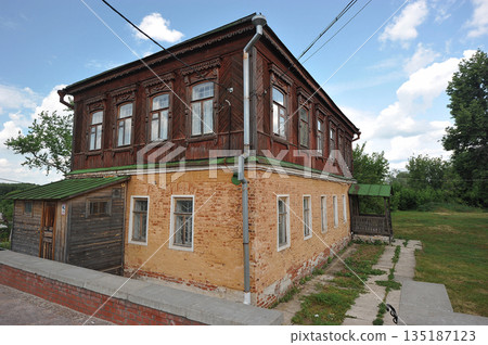 house for the clergy pier near the Kremlin in Ryazan 135187123