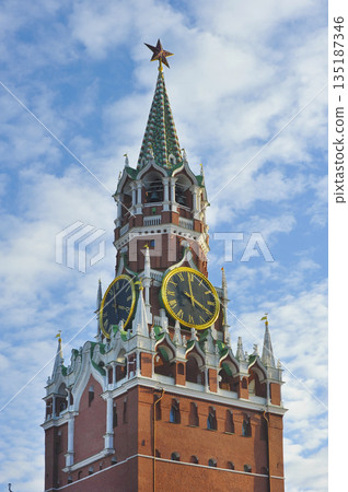 View of the Kremlin's Spasskaya clock tower in Moscow 135187346