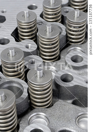 Cylinder head of an internal combustion engine with the cover removed 135187736