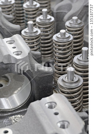 Cylinder head of an internal combustion engine with the cover removed 135187737