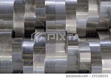 Toothed steel shaft of industrial plastic waste shredder 135188331