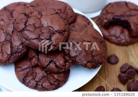 Chocolate Brownie Cookies with Cracks and Gooey Center 135189020