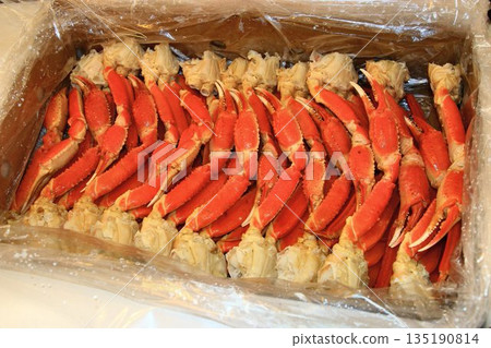 家人團聚的新年...毫不猶豫地吃到飽♪ 5公斤預煮雪蟹盒裝 135190814