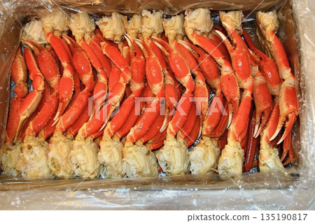 家人團聚的新年...毫不猶豫地吃到飽♪ 5公斤預煮雪蟹盒裝 135190817