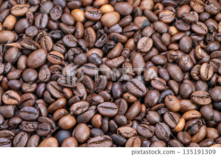 Highquality specialty coffee images suitable for packaging and marketing, Distinctive coffee bean visuals featuring mixed tones and refined luster for branding applications 135191309