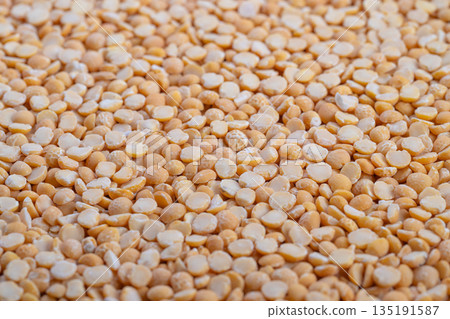 Ecofriendly bulk pea grains, Sustainable and nutritious yellow pea kernels, Bulk yellow pea kernels providing plantbased protein and ecological packaging options Ecofriendly bulk pea grains, Sustainable and nutritious yellow pea kernels, Bulk yellow pea kernels providing plantbased protein and ecological packaging options 135191587