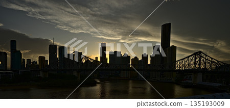 The skyline of Brisbane and the Story Bridge 135193009