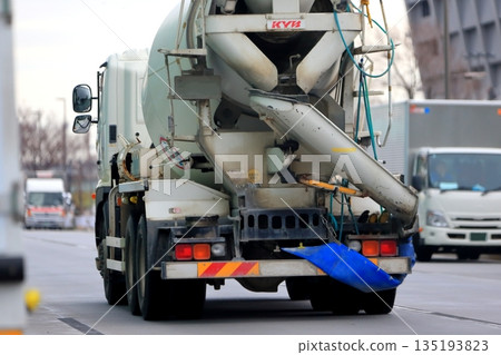 攪拌車圖片（混凝土攪拌車） 135193823