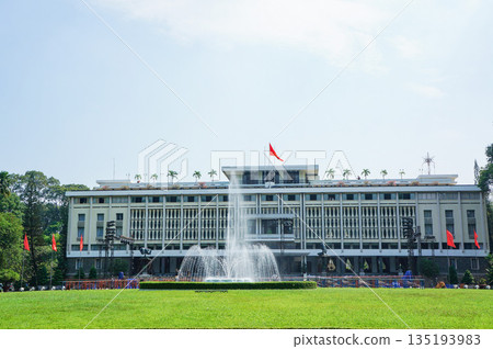 胡志明市的統一宮殿和噴泉 135193983