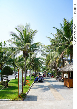 A seaside street in the Vietnamese resort town of Da Nang 135194031