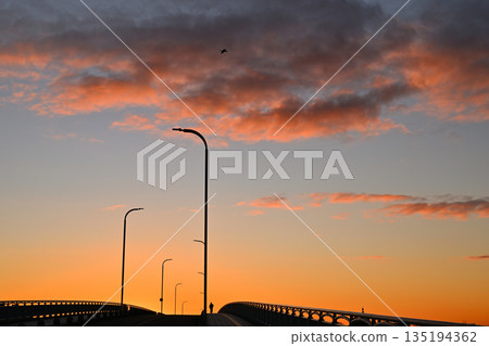 新舞湖日出景色 135194362