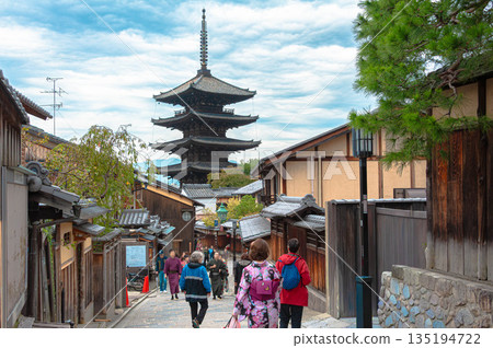 八坂塔:京都壯麗景色 八坂塔:京都壯麗景色 135194722