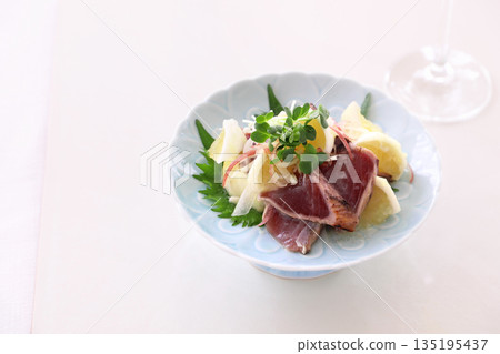 Spring Appetizer: Marinated Bonito and Hyuganatsu 135195437