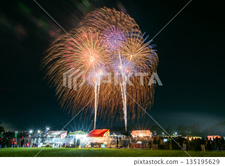 土浦國立煙火大賽：比賽外的星形煙火 135195629