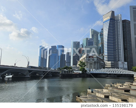 this building around Marina Bay skyline glows with architectural icons this building around Marina Bay skyline glows with architectural icons 135198179