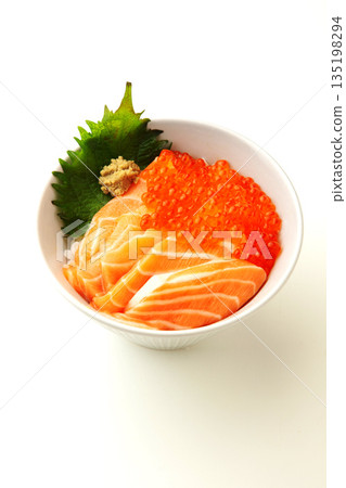 Salmon salmon roe 135198294
