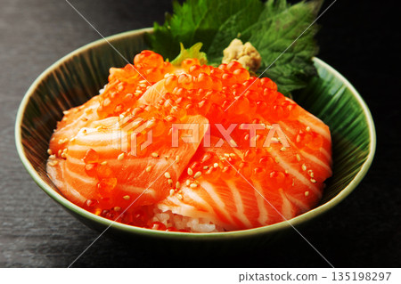 Salmon salmon roe 135198297