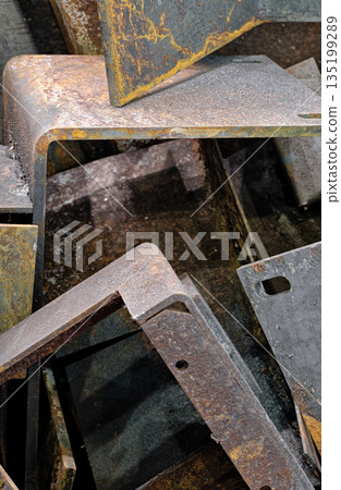 Pile of scrap metal 135199289