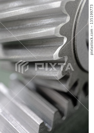 Gear transmission, pinion and toothed rack Gear transmission, pinion and toothed rack 135199773