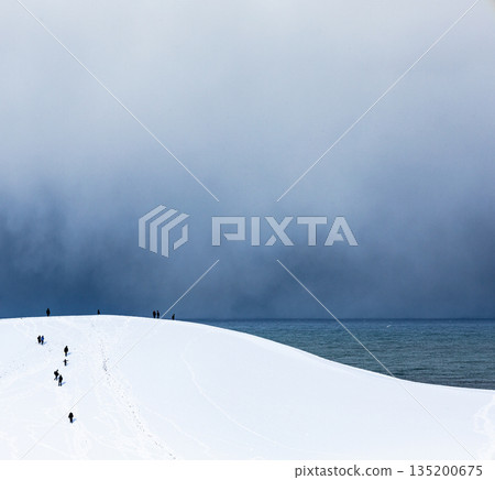 Scenery of Tottori Sand Dunes covered in snow in winter 135200675
