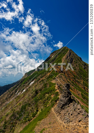 夏日景色,八嶽山脈赤嶽山 夏日景色,八嶽山脈赤嶽山 135200839