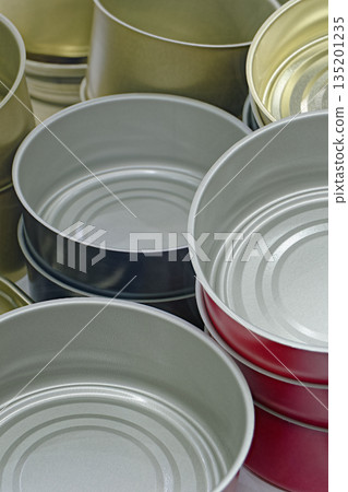 Big group of assorted empty clean preserve tin cans Big group of assorted empty clean preserve tin cans 135201235