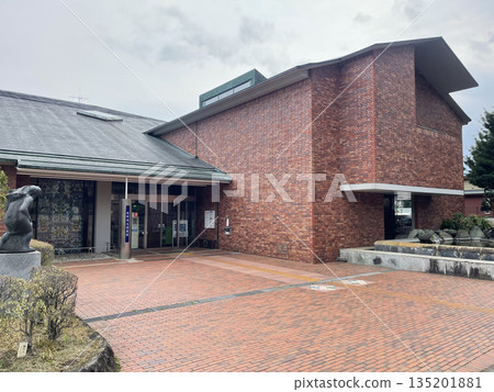 神奈川縣羽田野市羽田野市圖書館 135201881