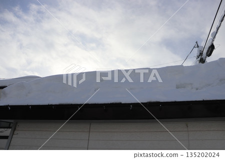 雪在屋頂上 雪在屋頂上 135202024