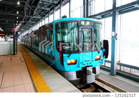 石川鐵道列車等待發車 135202317