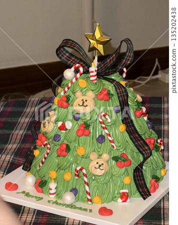 A delicious, fluffy cake with layers of rich flavor, perfect for any occasion. Often topped with frosting or fresh fruits, it's a sweet treat that brings joy to every bite. 135202438
