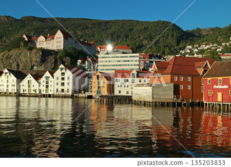 Bergen's harbor, where the townscape with a Nordic atmosphere remains Bergen's harbor, where the townscape with a Nordic atmosphere remains 135203833