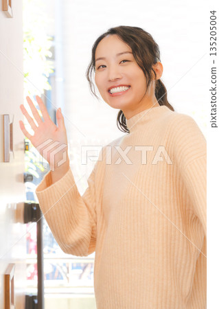 Daughter returning home 135205004