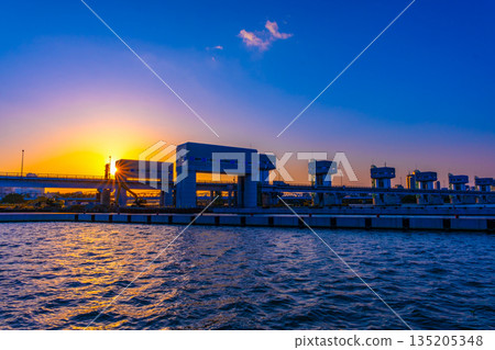 Evening view of Yodogawa Gateway (Yodogawa Oiseki Lock Gate) 135205348