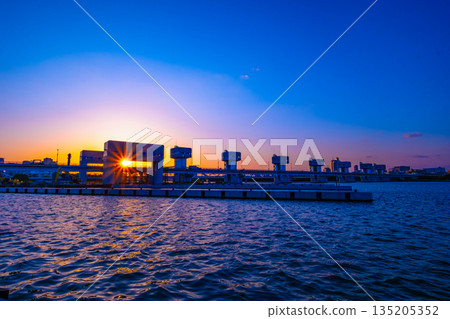 Evening view of Yodogawa Gateway (Yodogawa Oiseki Lock Gate) 135205352
