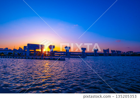 淀川大石閘的傍晚景色 135205353