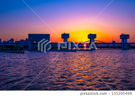 淀川大石閘的傍晚景色 135205499