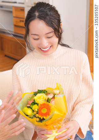 女兒送給母親禮物 135205507
