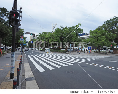 橫濱港口城市和關內地區的道路和城市景觀照片 橫濱港口城市和關內地區的道路和城市景觀照片 135207198
